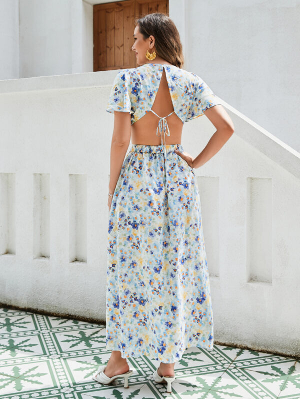 ⁦Women's Floral Print Maxi Dress - Elegant Vacation Dress With Ruffle Sleeves, Cutout Waist, And High Slit, Breathable Rayon Fabric⁩ - الصورة ⁦4⁩