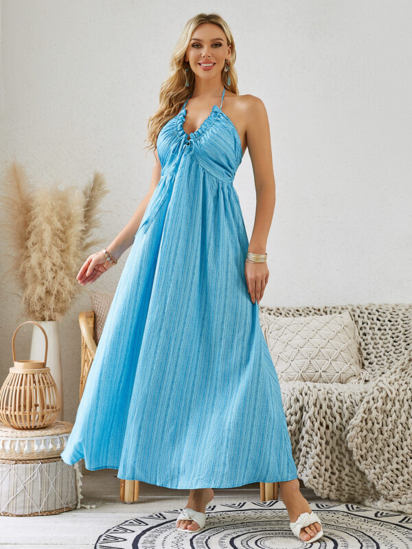 ⁦Bohemian Halter Maxi Dress - Women's Summer Sleeveless Flowy Beach Dress⁩ - الصورة ⁦3⁩